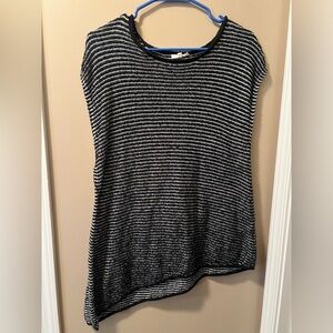 EILEEN FISHER medium tank Organic Cotton Black White Hi Low Hem Side Slit